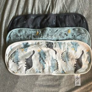 NWOT Carter’s Burp Cloths 3-pack